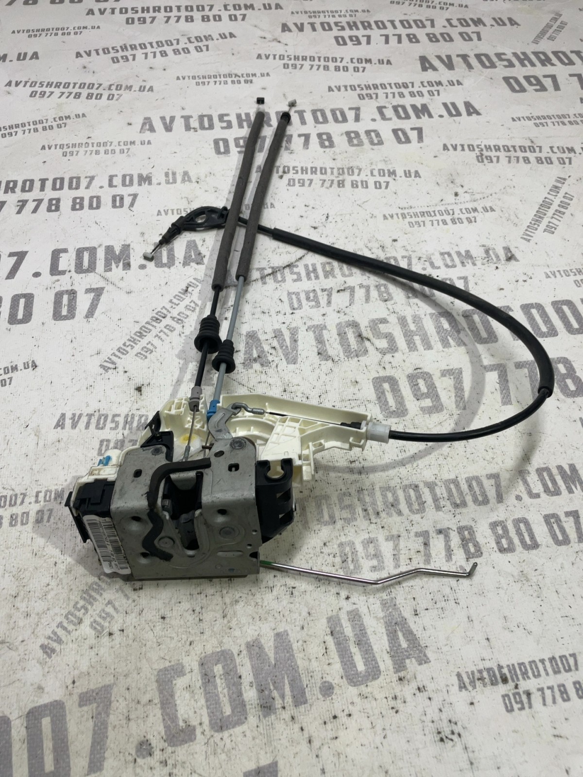Замок дверей передній лівий Jeep Cherokee KL P68211097AB
