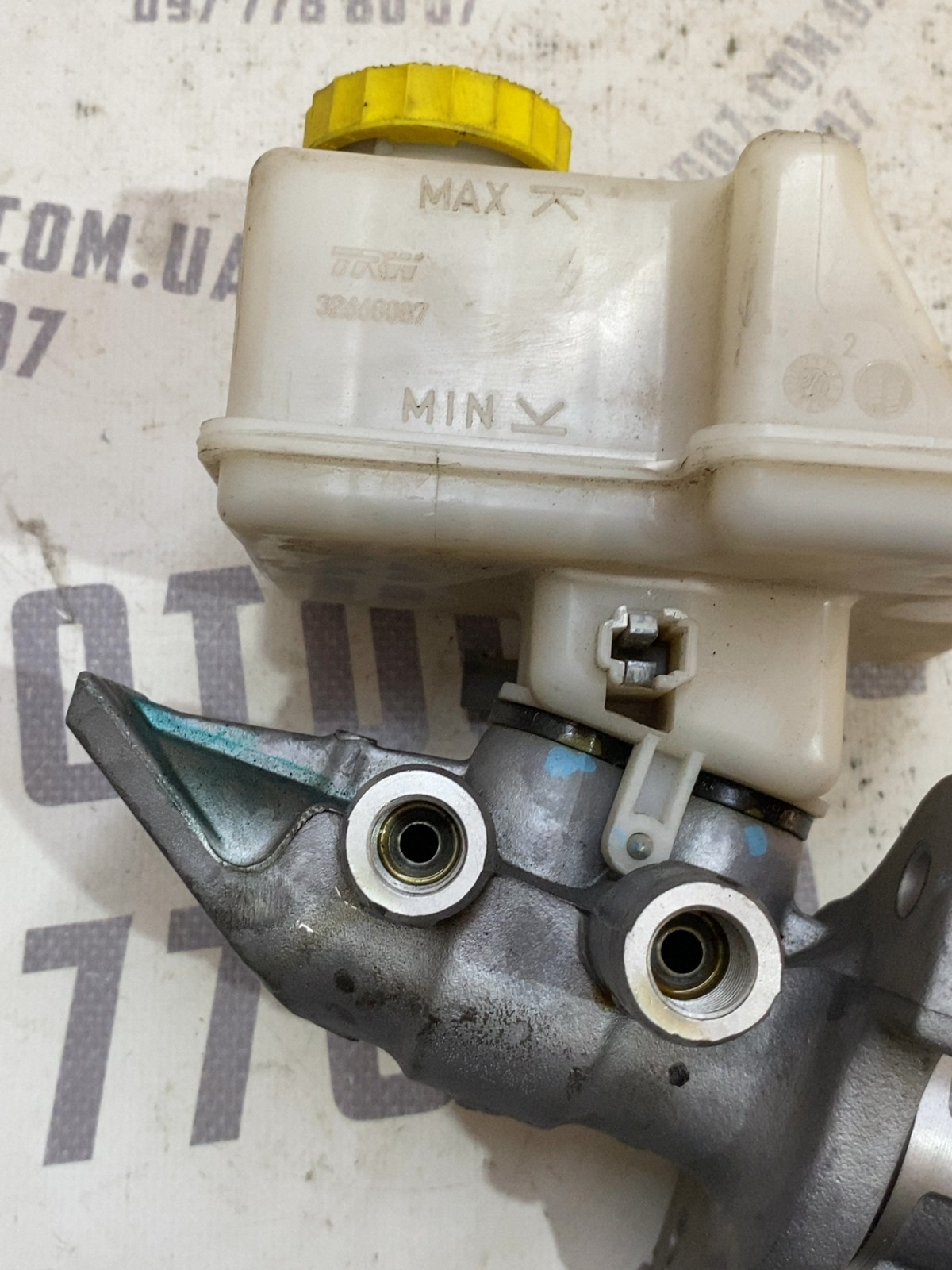Головний тормозний циліндр Jeep Grand Cherokee WK2 OE 32668087