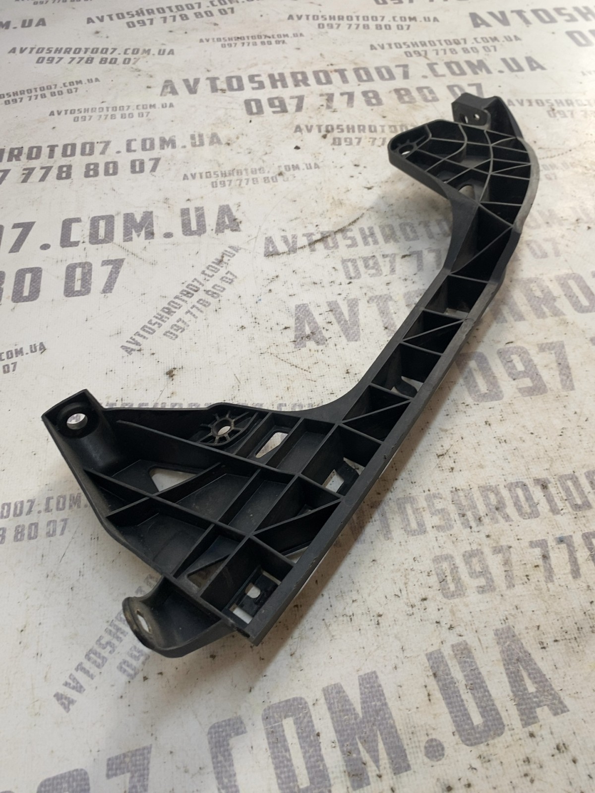 Кронштейн бампера перед правий Acura RDX 2 13-18 71140TX4A