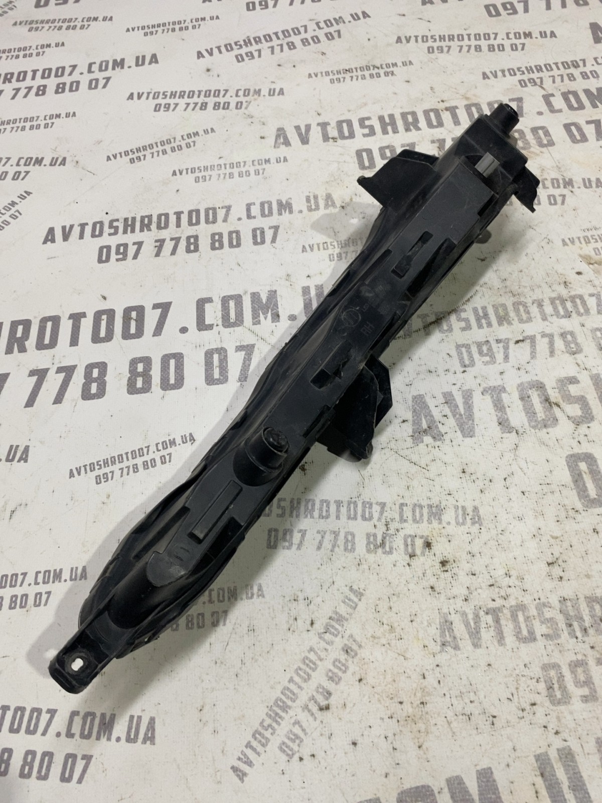 Фара протитуманна права Hyundai Sonata 7 LF 92208C10