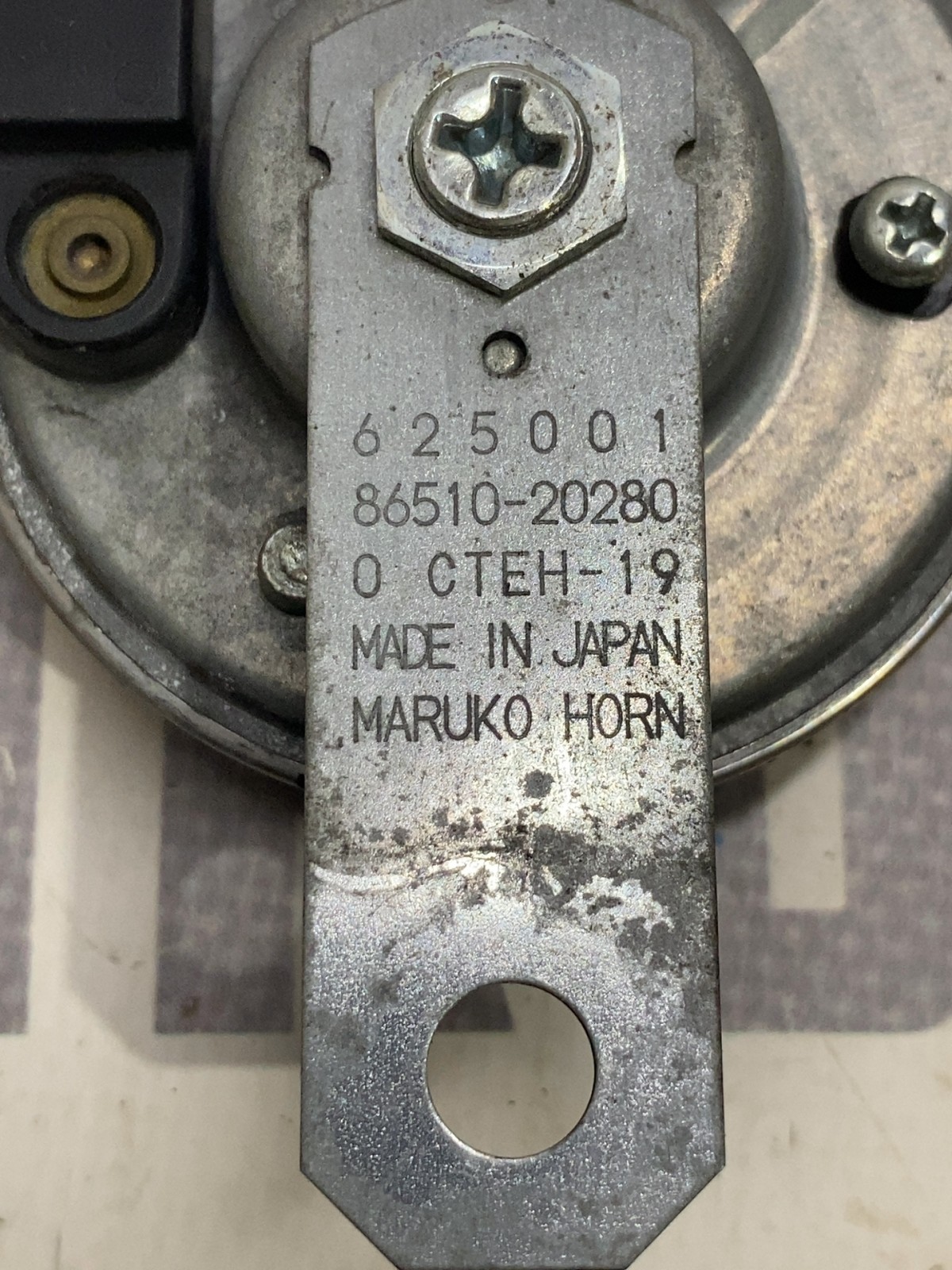 Сигнал Toyota RAV4 5 OEM 8651020280
