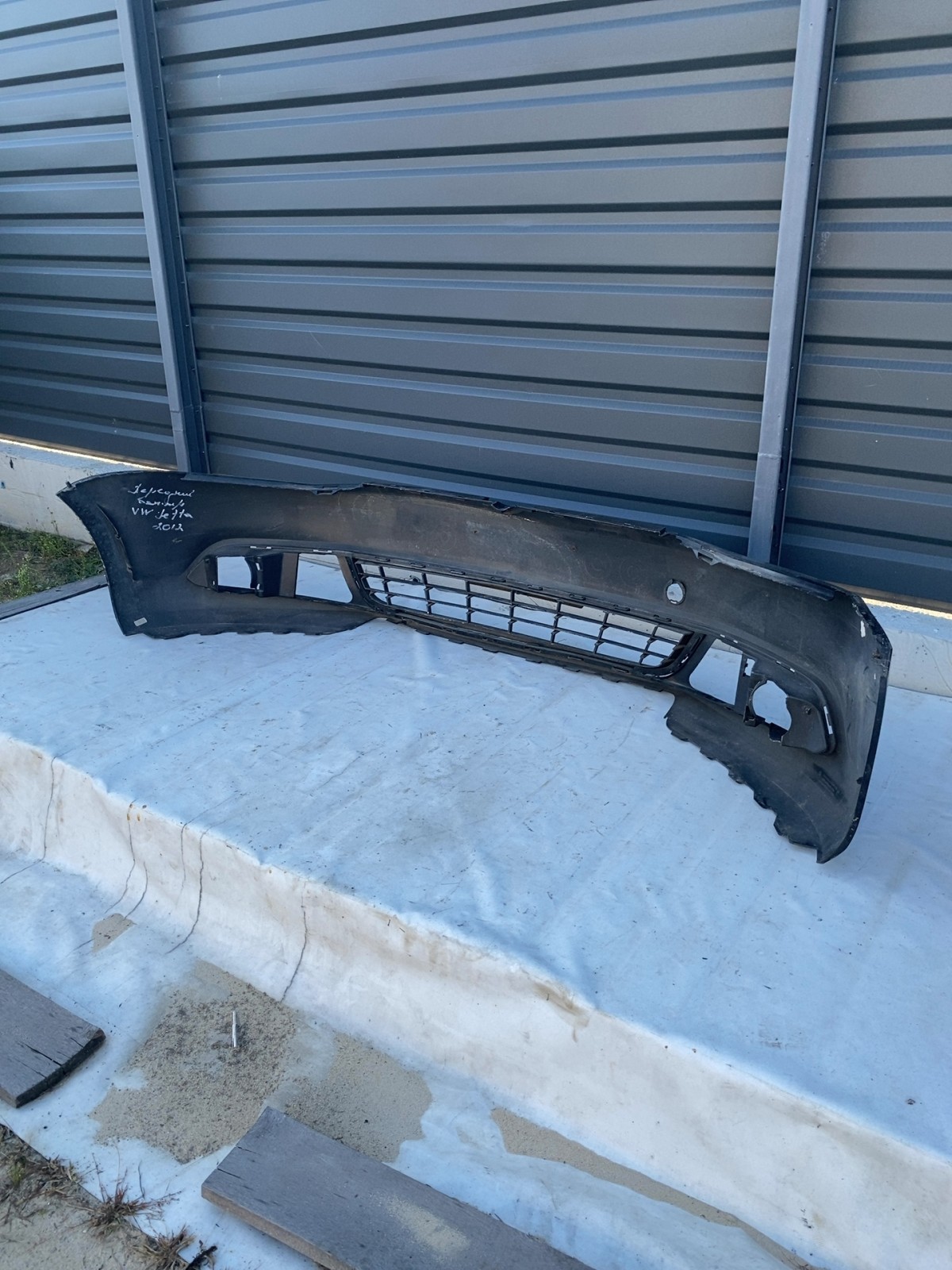 Бампер передній Volkswagen Jetta 6 (10-18) 5C6807221B