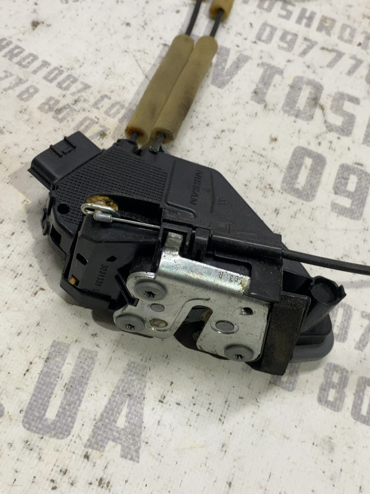 Замок дверей Nissan Rogue T32 OE A084184