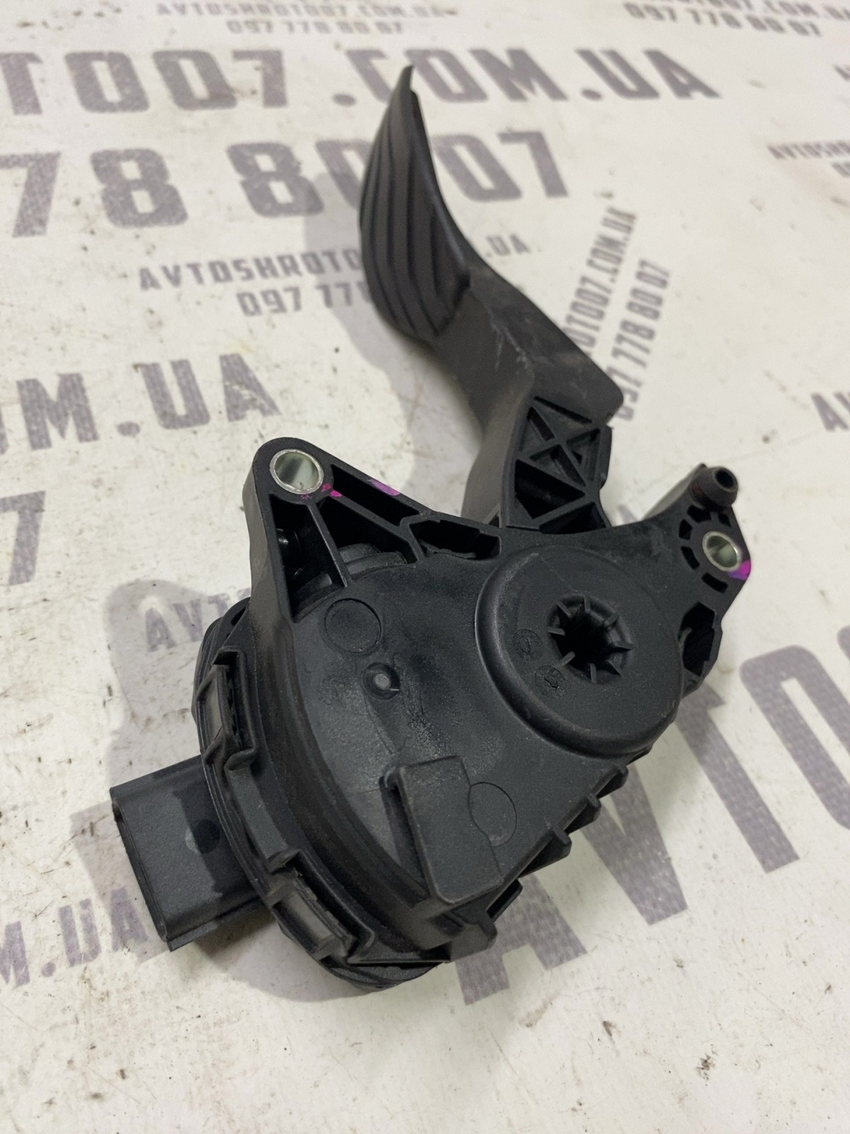 Педаль газу Nissan Rogue T32 (13-20) 180024BA0A