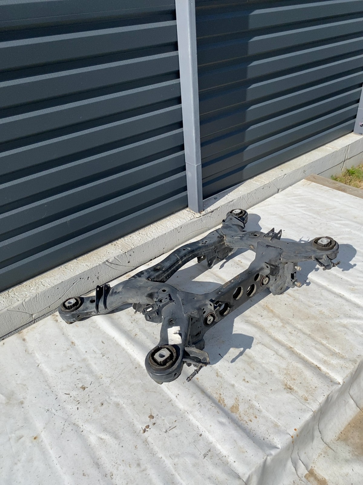 Підрамник задній Jeep Grand Cherokee WK2 4877623AD