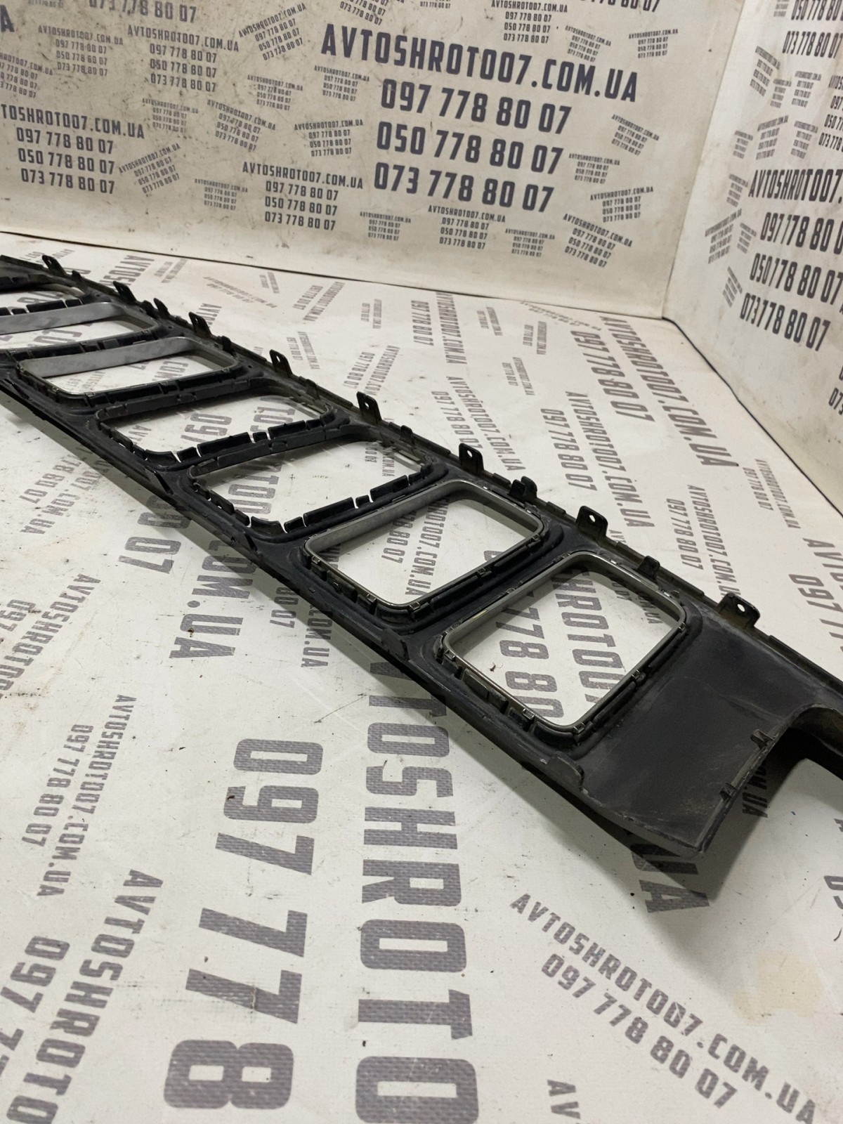 Решітка радіатора Jeep Grand Cherokee WK2 (10-22) 465603