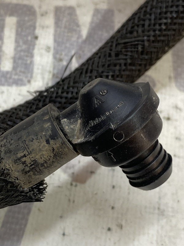 Вакуумна трубка Jeep Patriot MK OE 05105156AE