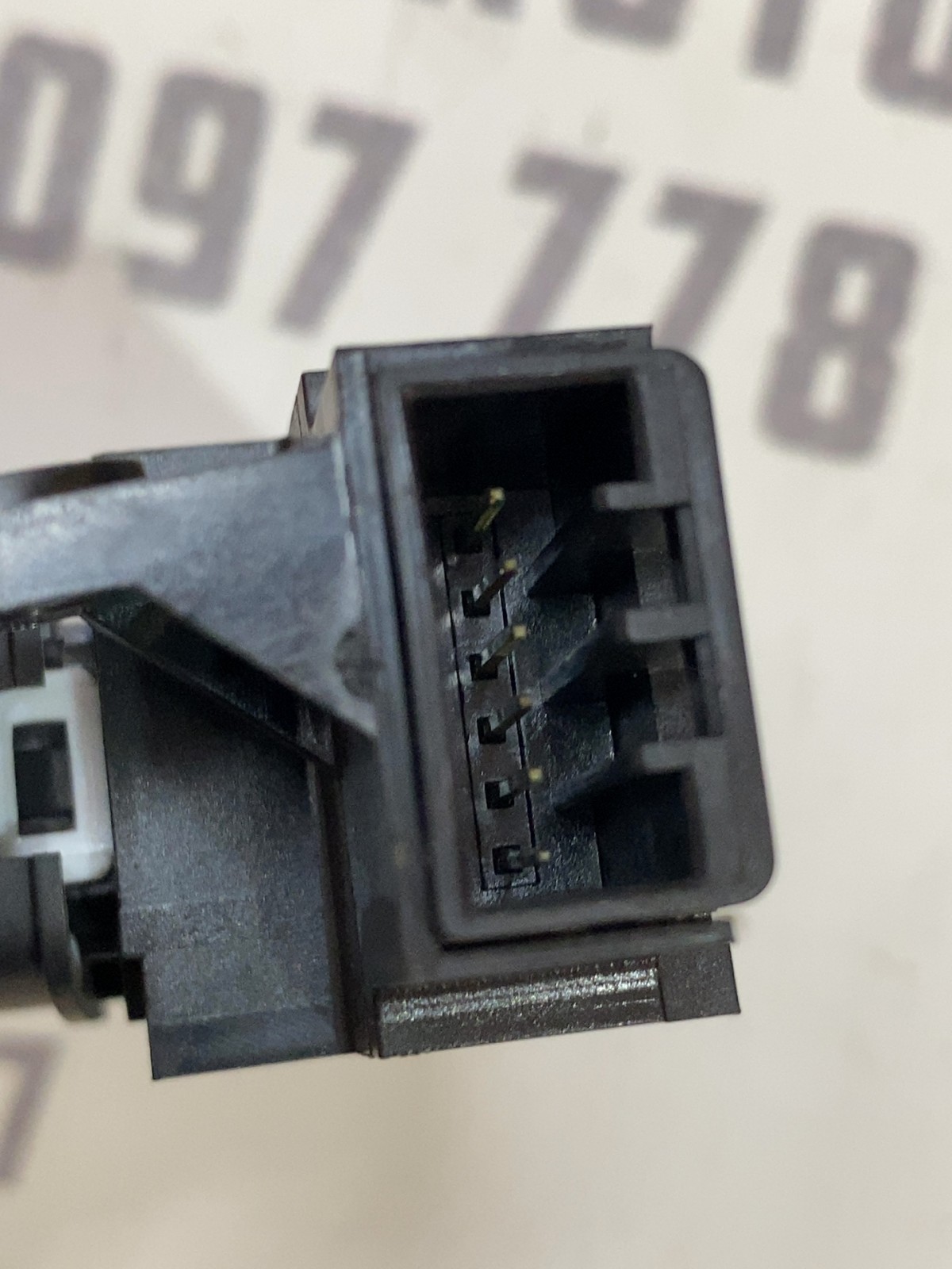Кнопка відкриття багажника Acura MDX 3 M54051