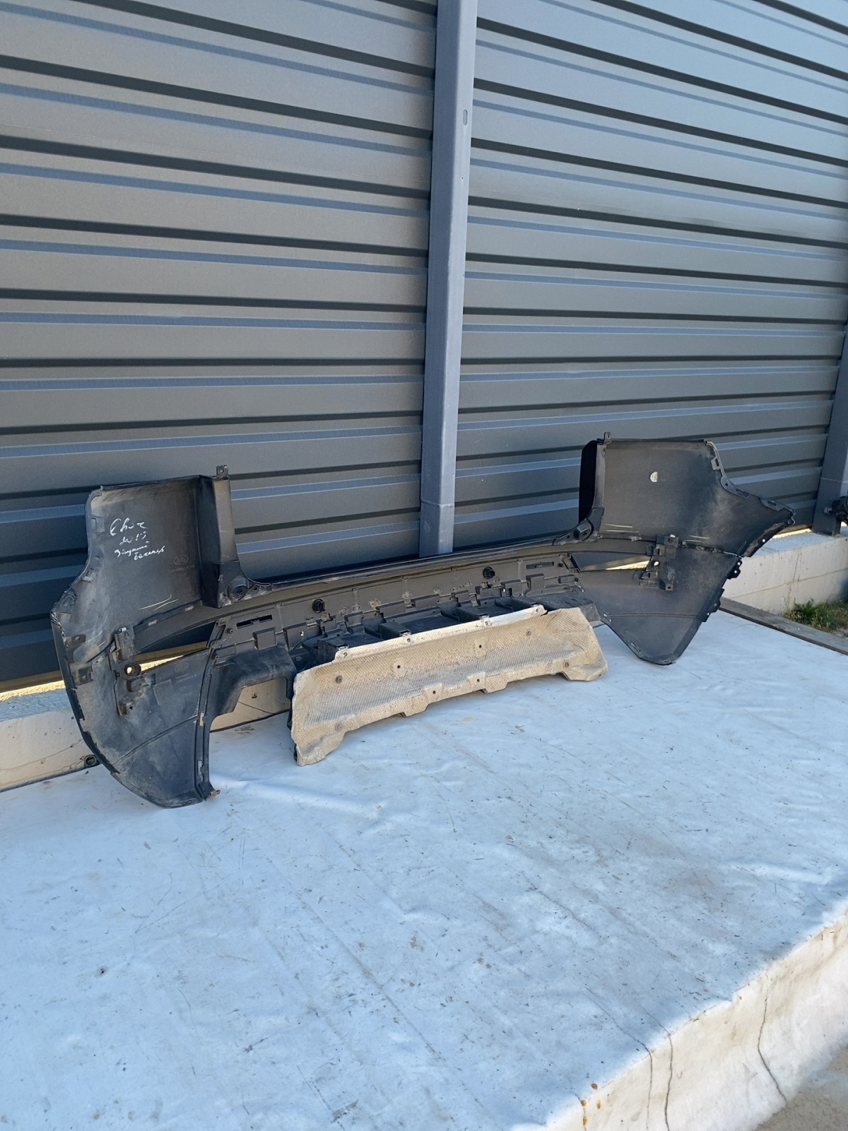 Бампер задній Land Rover Range Rover Evoque 1 EJ3M17D781AW