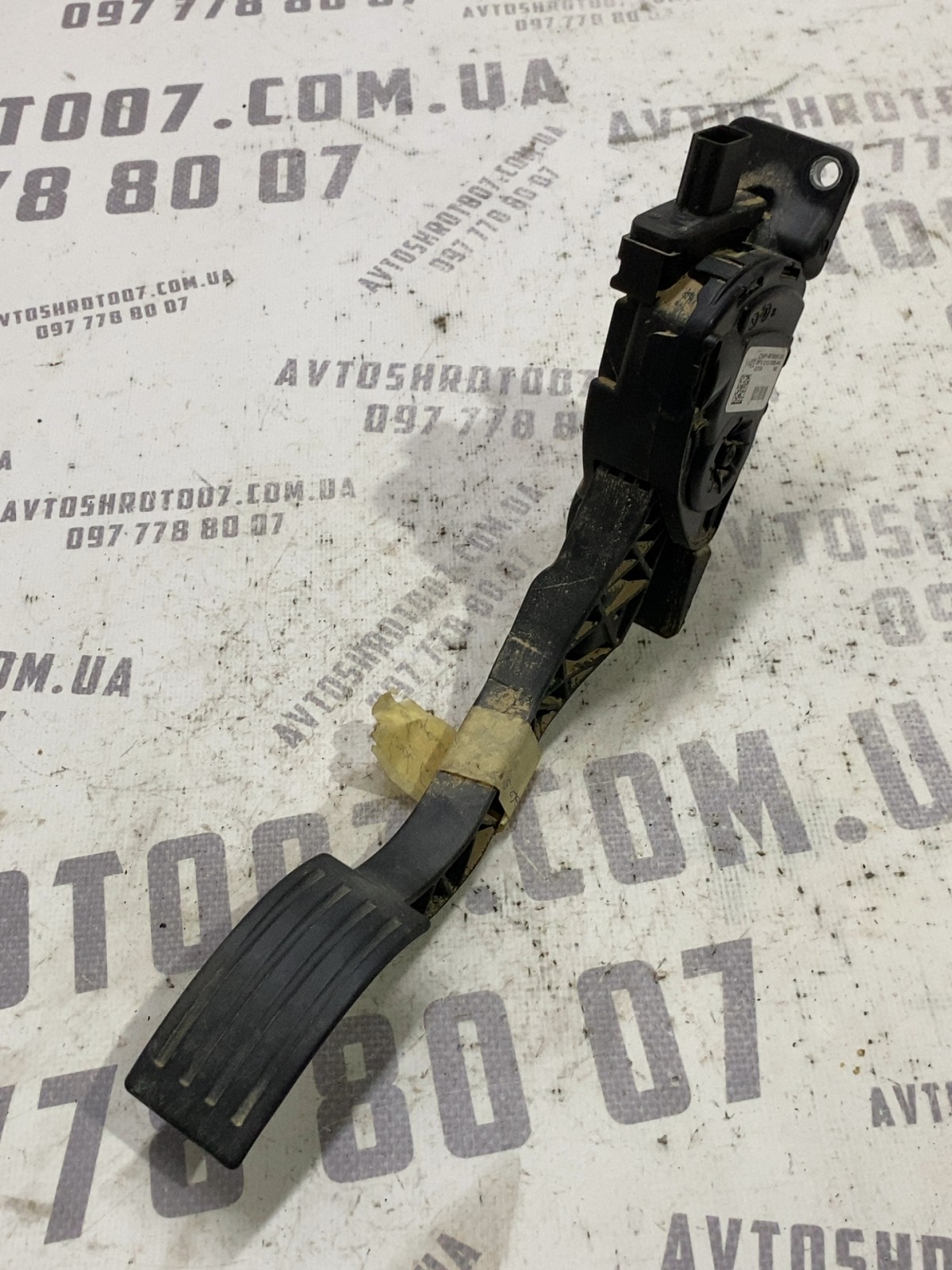 Педаль газу Ford Escape 3 (12-19) CV619F836GB