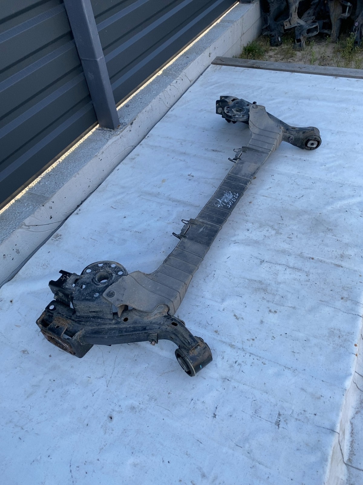 Балка підвіски задня Hyundai Elantra 6 55163F3001