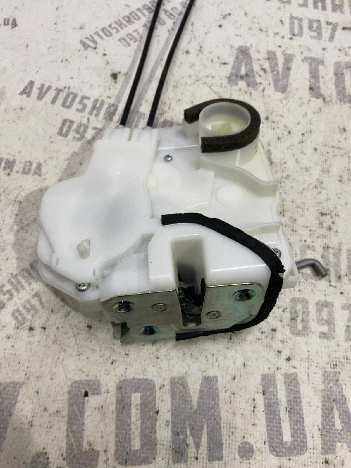 Замок дверей Mitsubishi Outlander 3