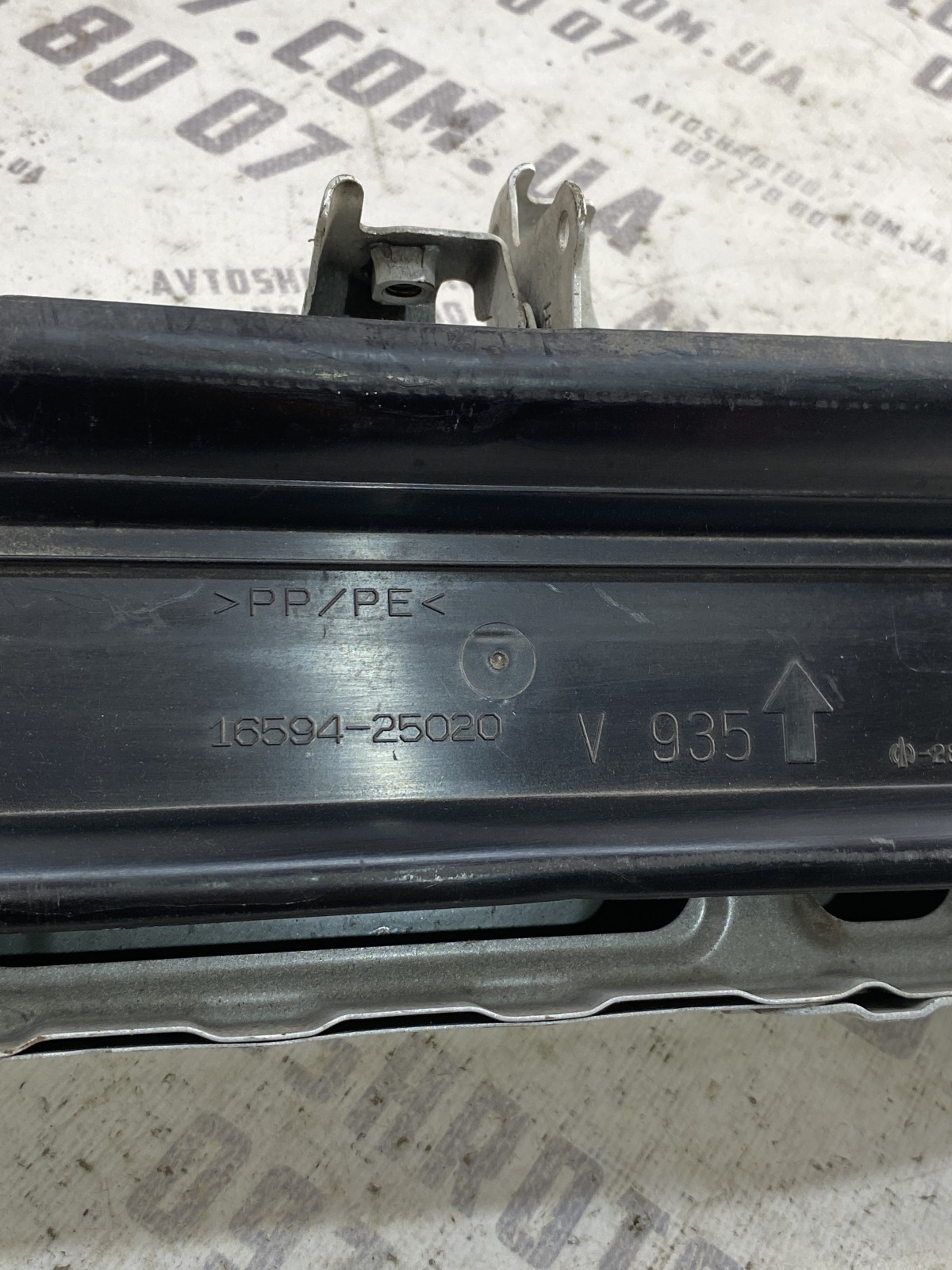 Кронштейн радіатора верхній Toyota RAV4 5 1659425020