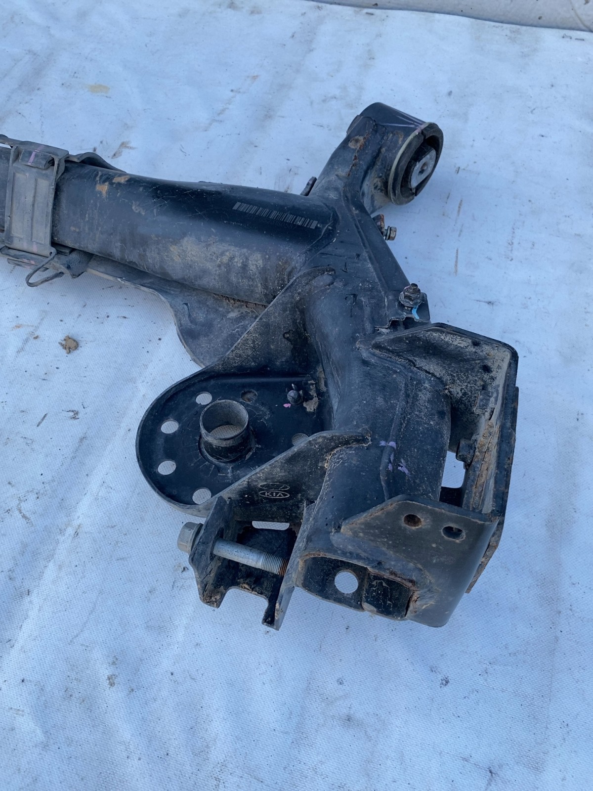 Балка підвіски задня Hyundai Elantra 6 55163F3001