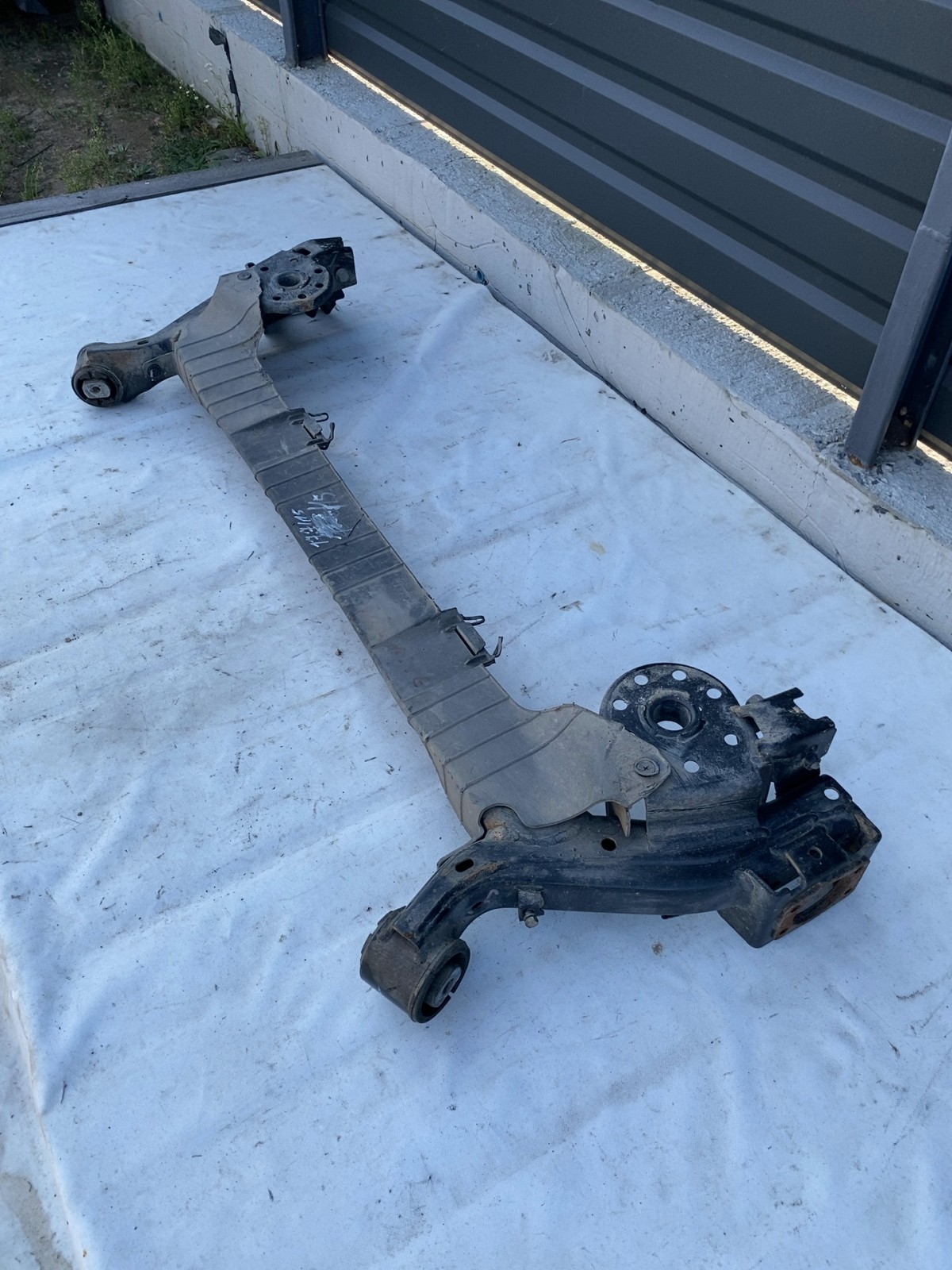 Балка підвіски задня Hyundai Elantra 6 55163F3001