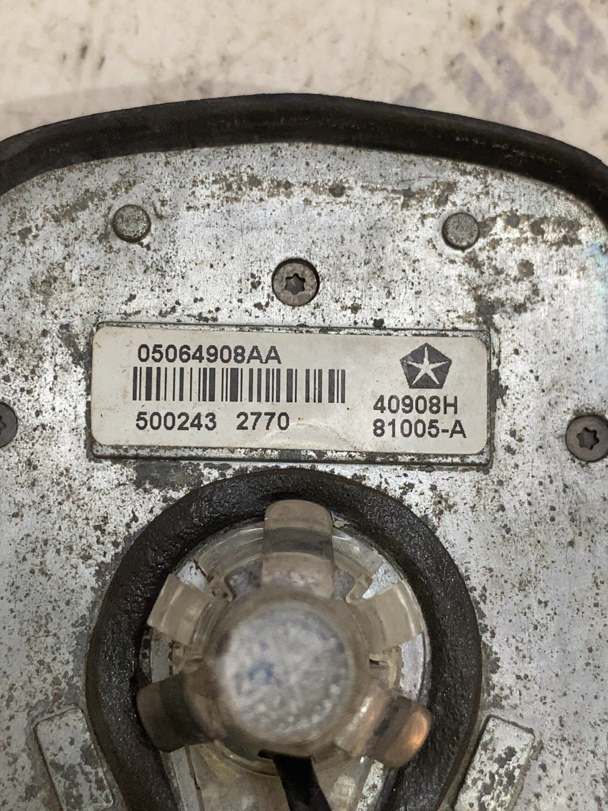 Антена Jeep Patriot MK (07-17) 05064908AA