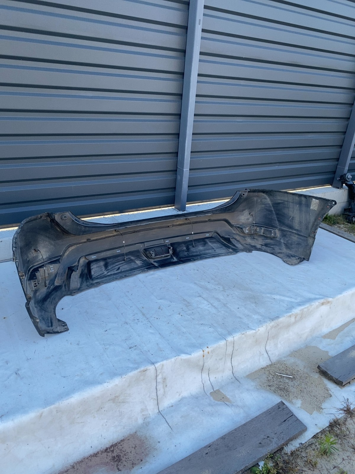 Бампер задній Nissan Rogue T32 OEM 850226FL0H