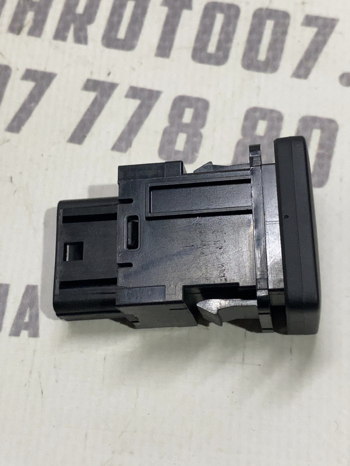 Кнопка багатофункціональна Mitsubishi Outlander 3 8610A218 фото 2