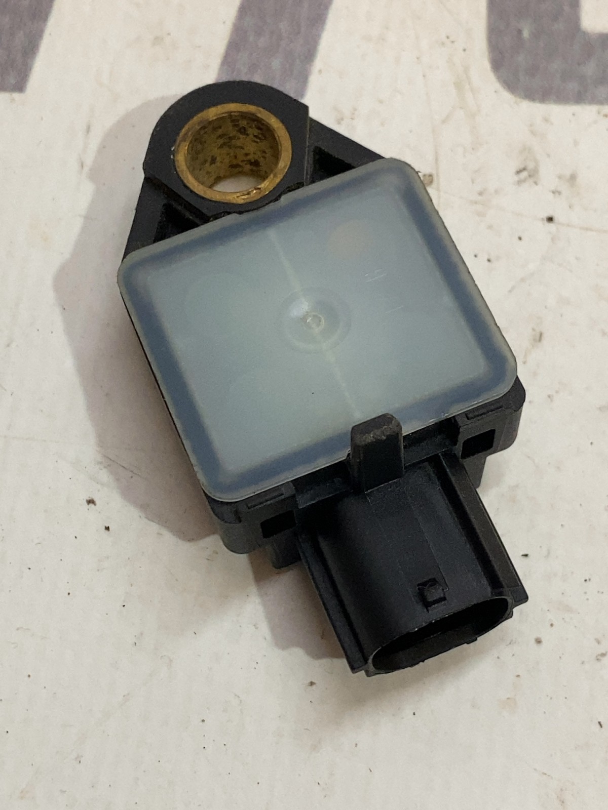Датчик удару подушки безпеки Jeep Compass MK P68056162AA