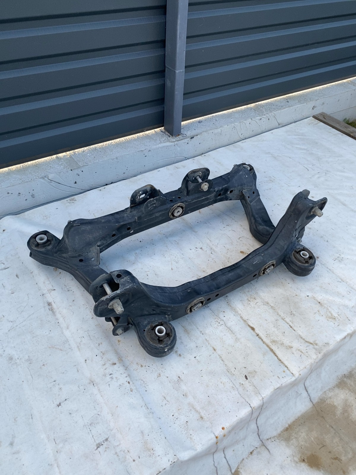 Підрамник задній Jeep Cherokee KL 25207AH