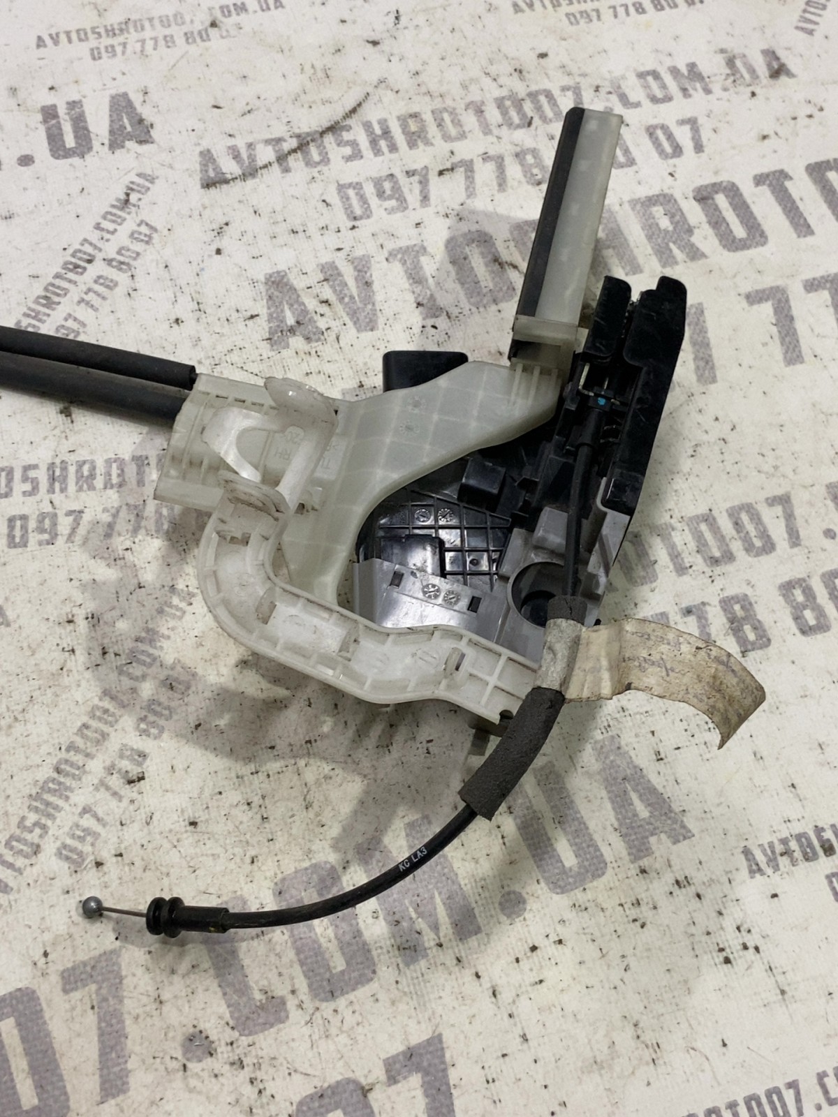 Замок дверей Hyundai Tucson 3 TL OE 81320D3000