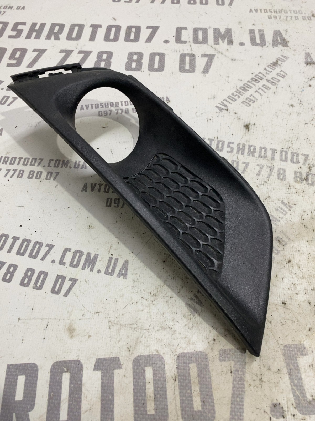 Накладка бампера Jeep Compass MP OE 4010170317AB