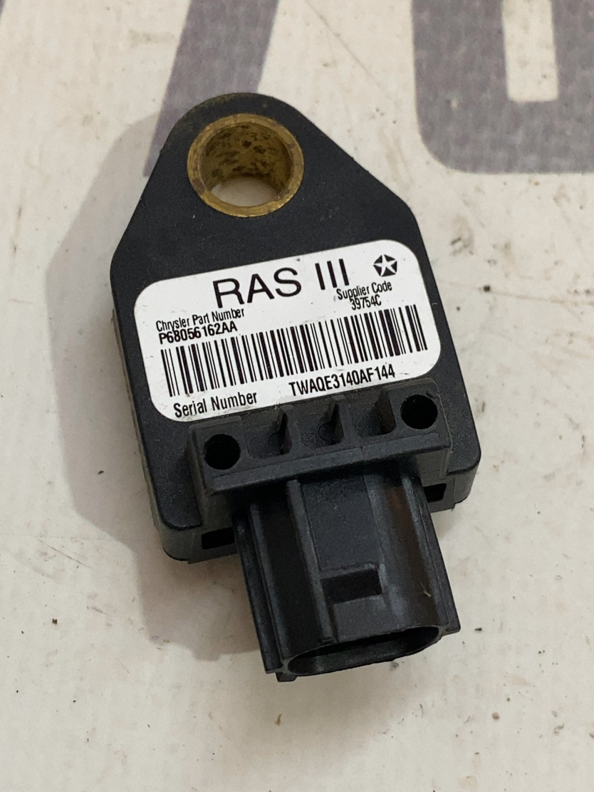 Датчик удару подушки безпеки Jeep Compass MK P68056162AA