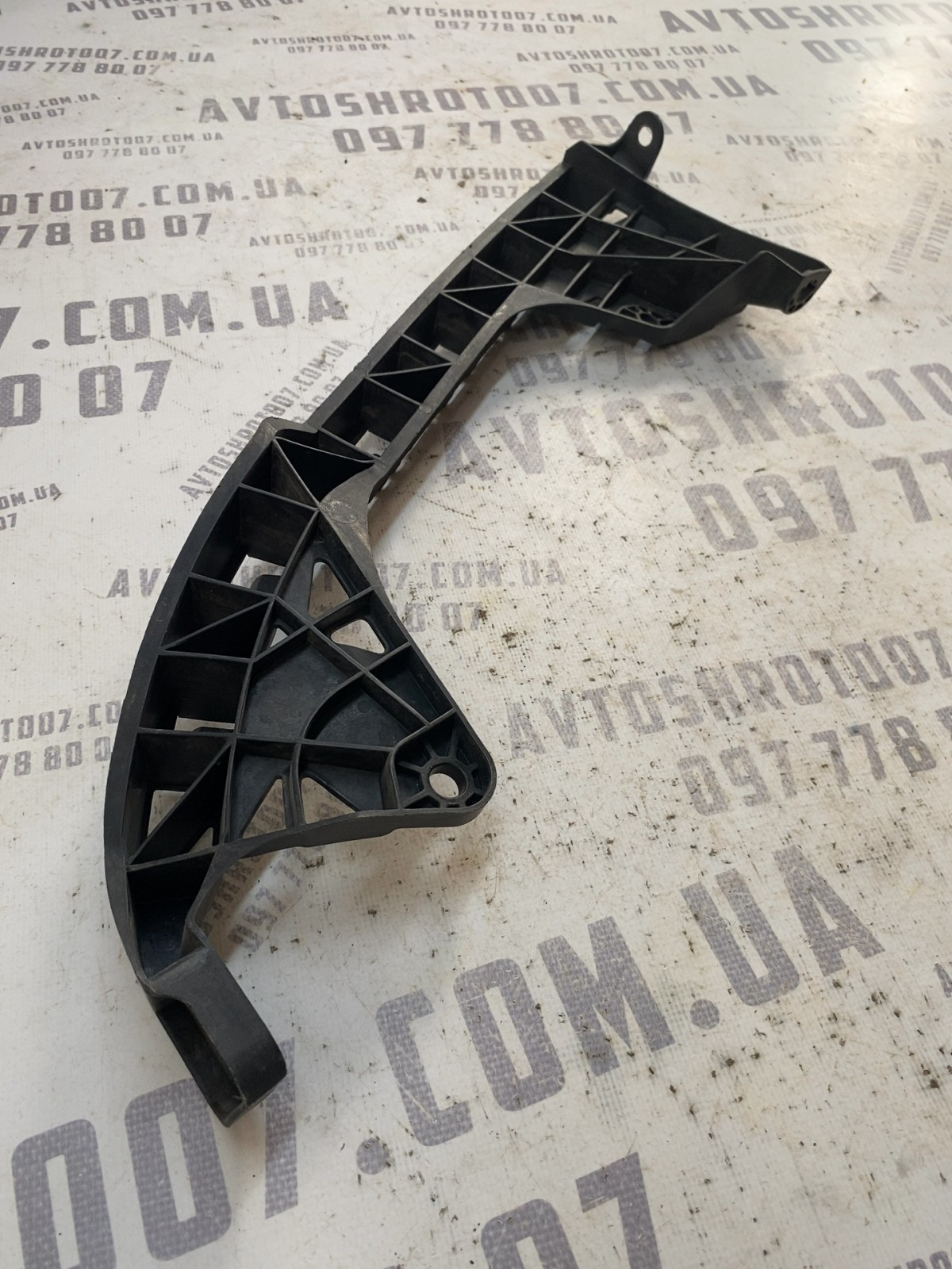 Кронштейн бампера перед правий Acura RDX 2 13-18 71140TX4A