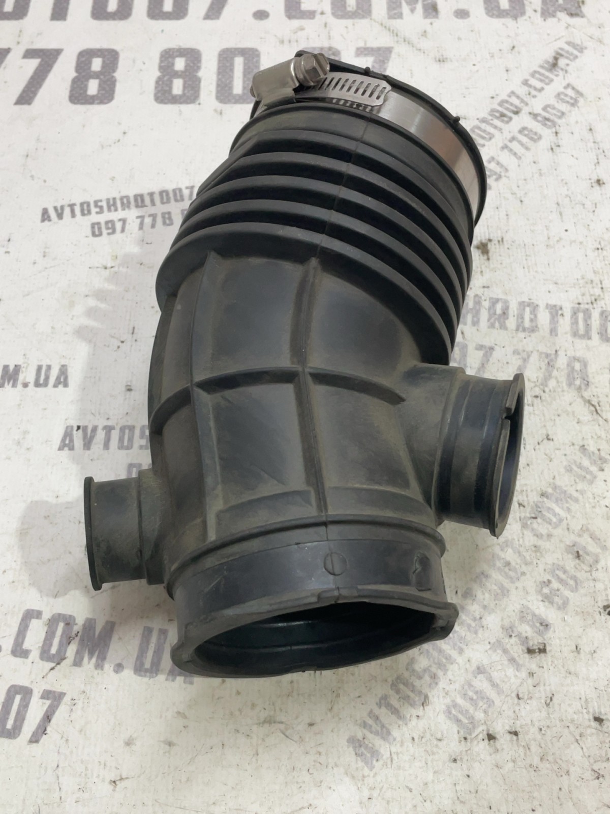 Патрубок повітряний Nissan Rogue T32 (13-20)