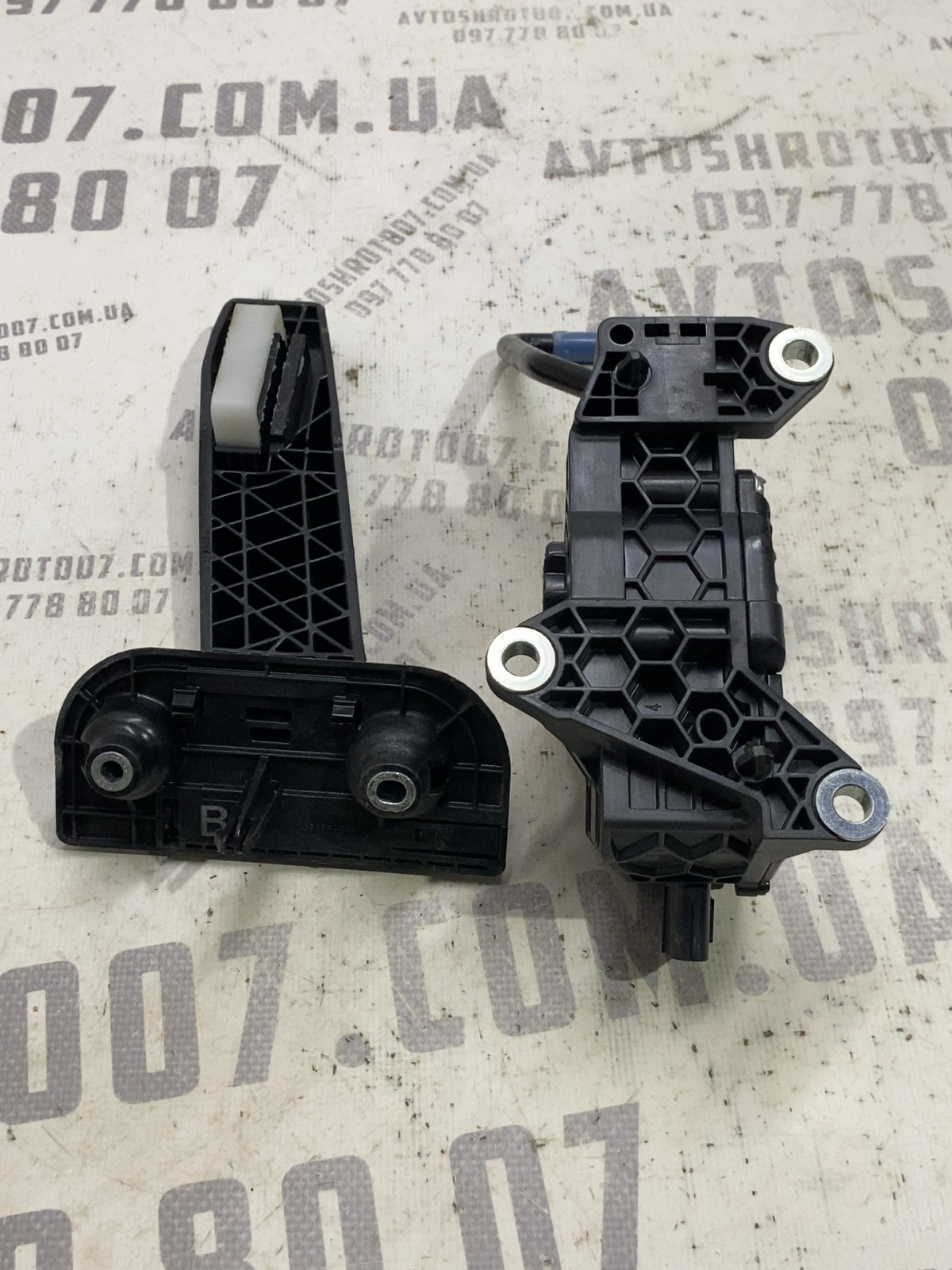 Педаль газу Toyota RAV4 5 (18-) 7811033140