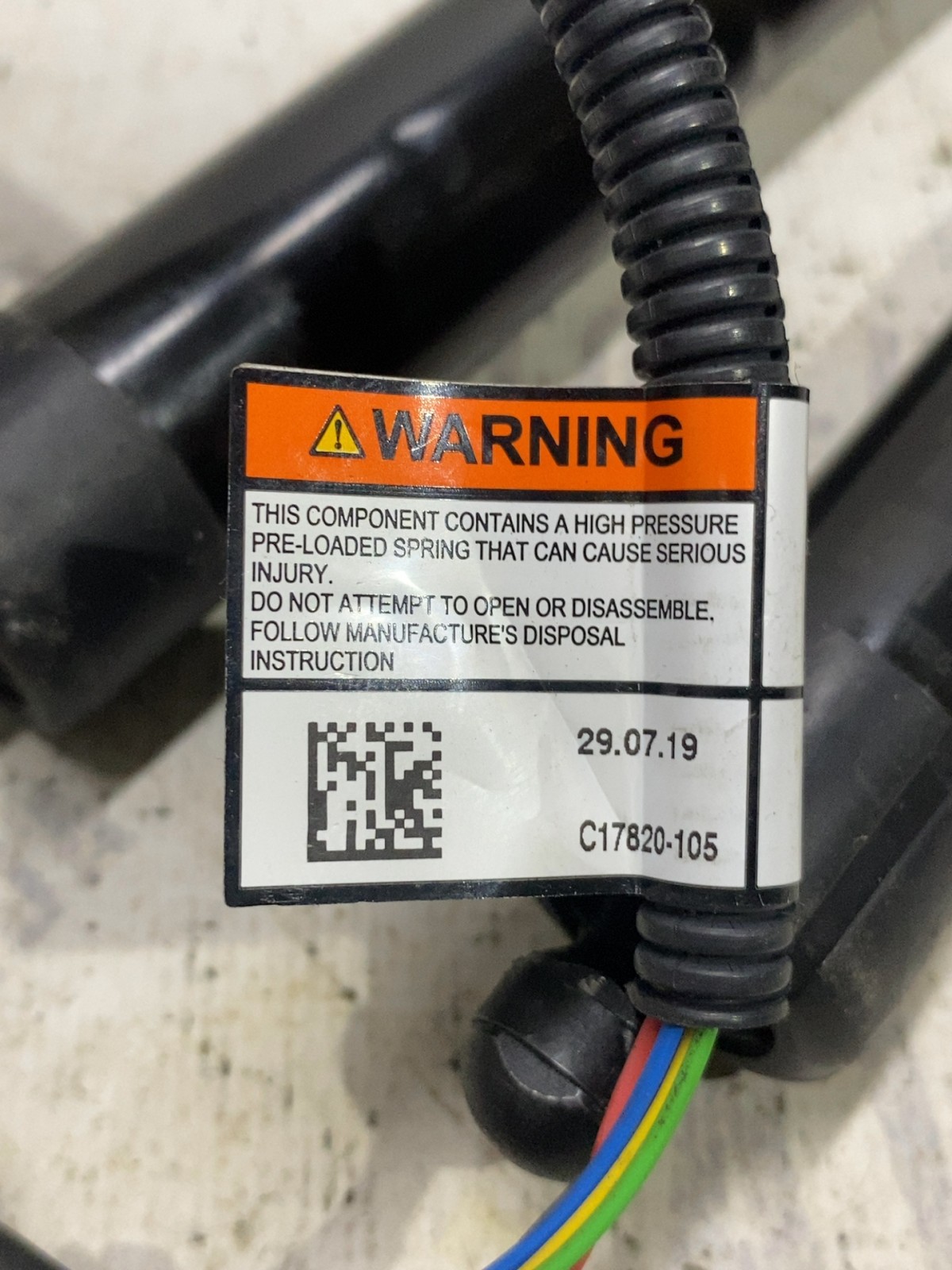 Амортизатор кришки багажника Acura MDX 3 74961TZ5A041M1