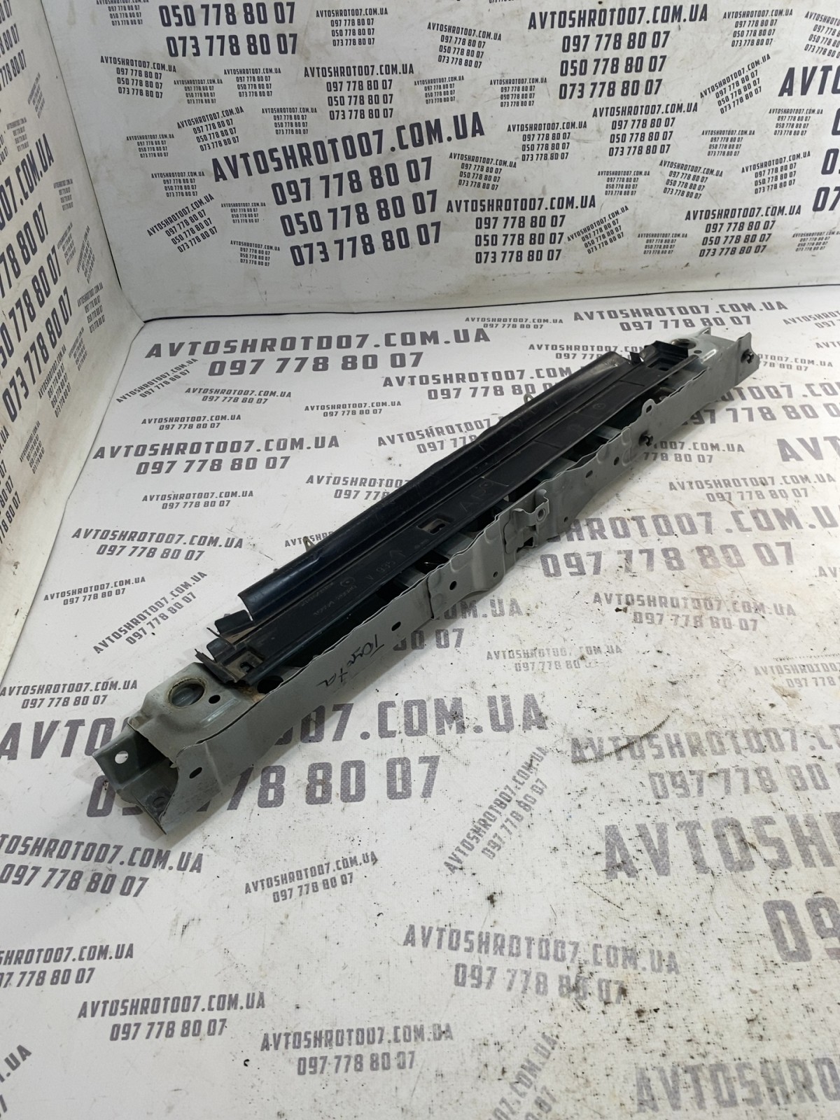 Кронштейн радіатора верхній Toyota RAV4 5 1659425020