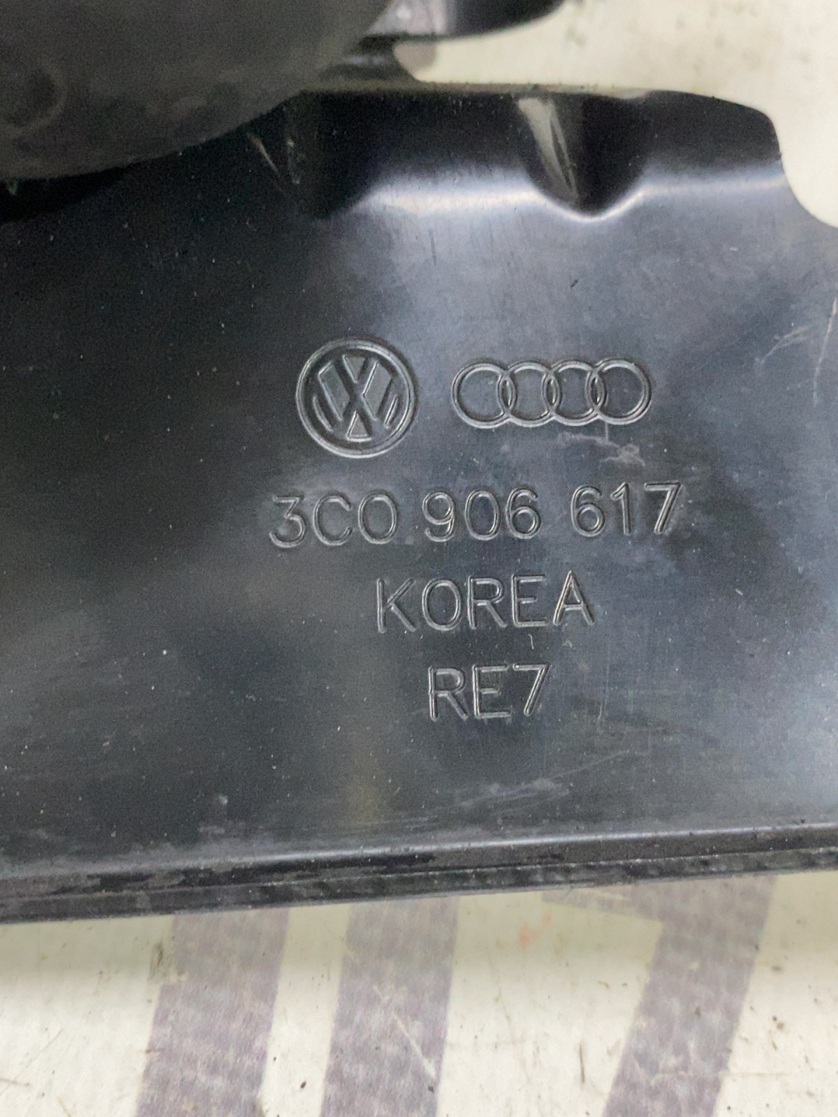 Кронштейн Volkswagen Passat CC 35 (08-17) 3C0906617