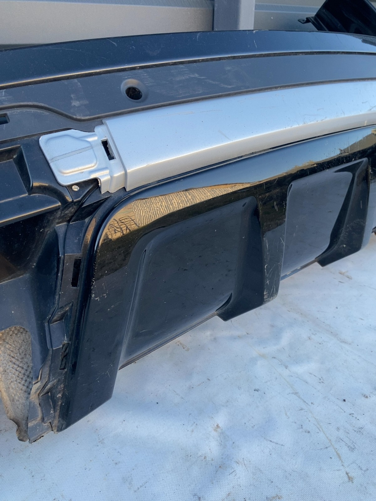 Бампер задній Land Rover Range Rover Evoque 1 EJ3M17D781AW
