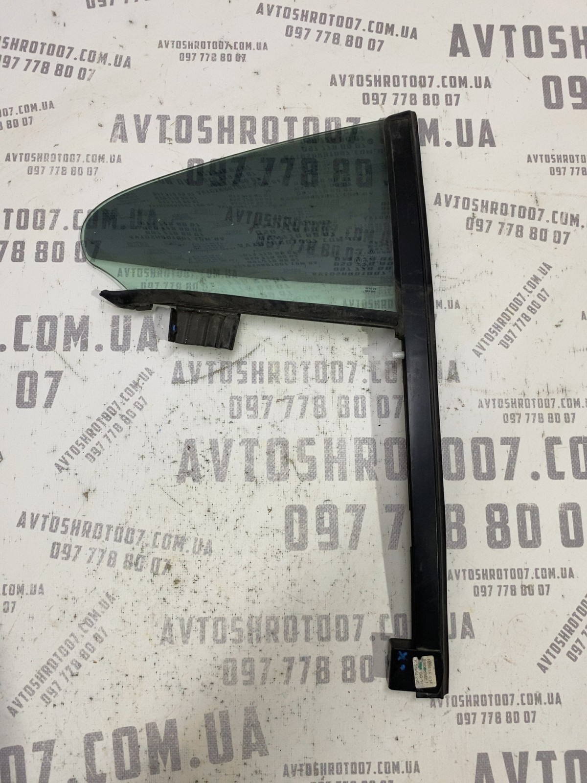 Кузовне скло Volkswagen Passat CC 35