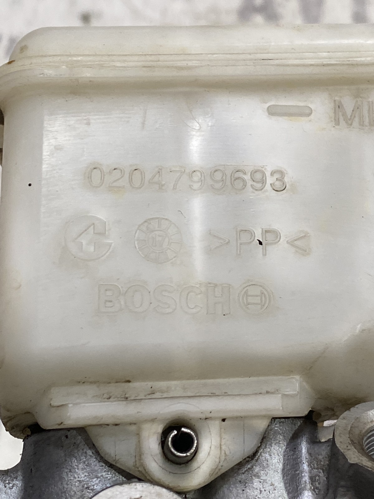 Головний тормозний циліндр Nissan Rogue T32 13-20 0204799693