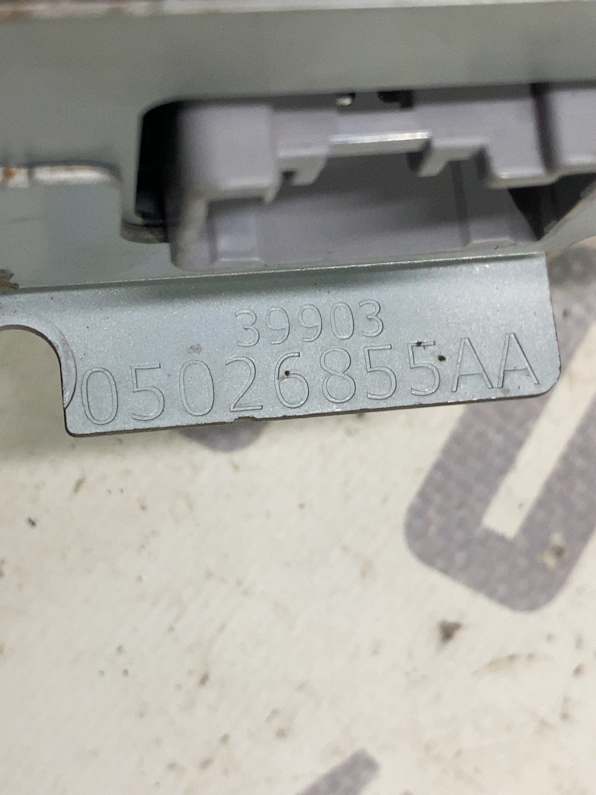 Аудіопідсилювач Jeep Compass MK OEM 05026855AA