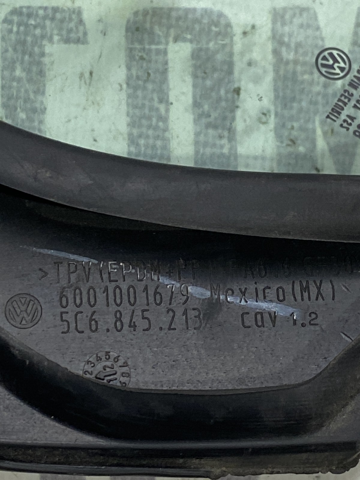 Кузовне скло Volkswagen Jetta 6 OE 5C6845213