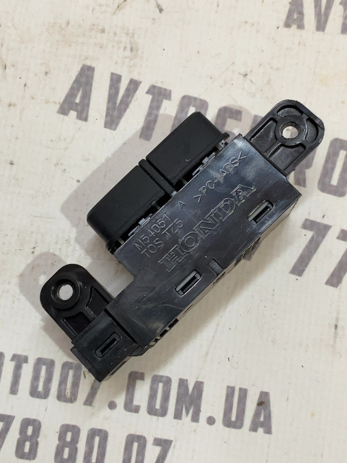 Кнопка відкриття багажника Acura MDX 3 M54051