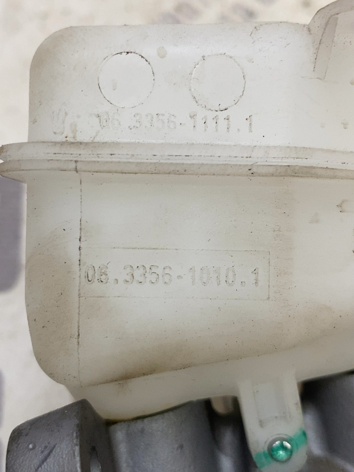 Головний тормозний циліндр Mitsubishi Outlander 3 1121CS02