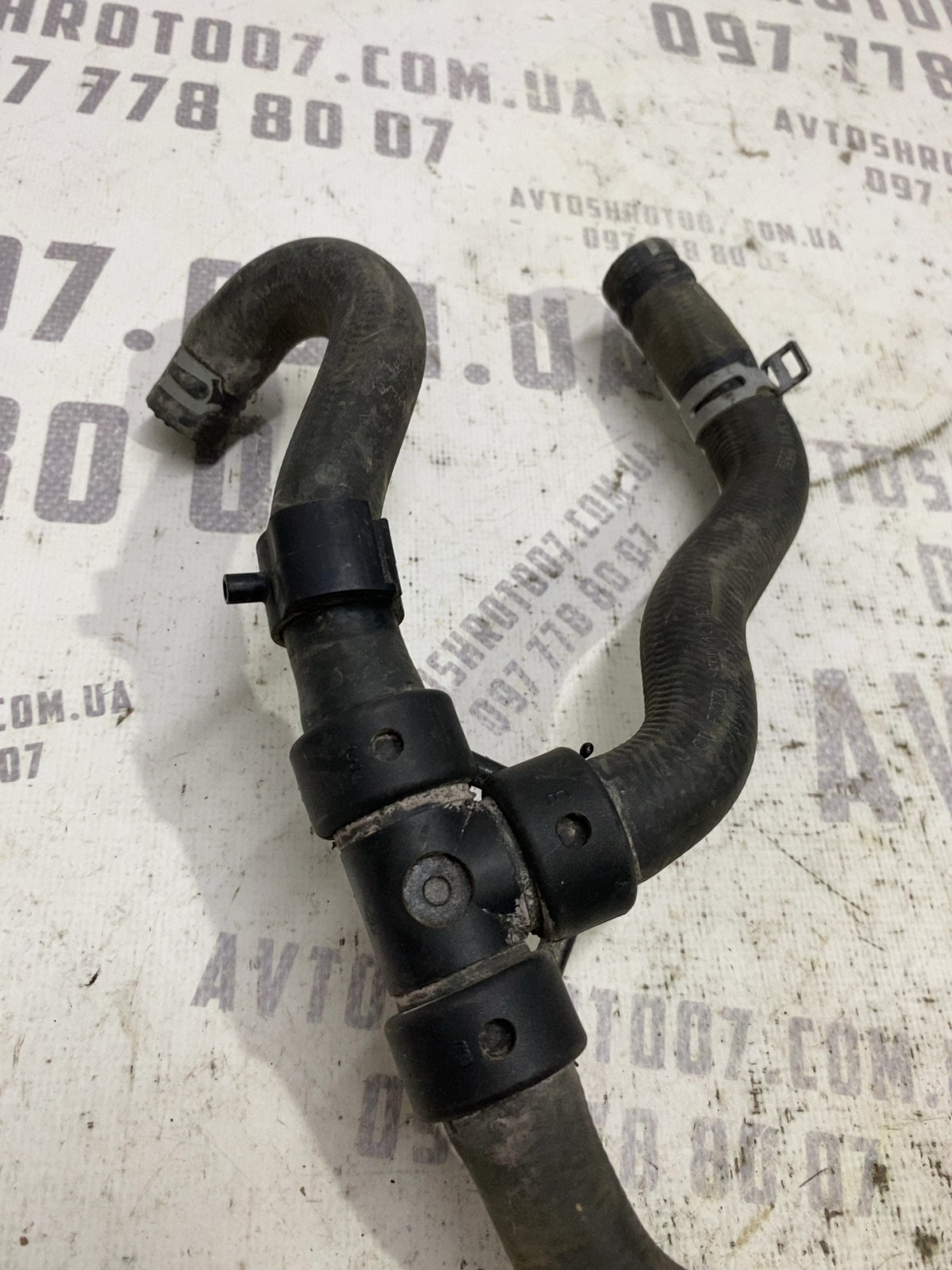 Трубка системи охолодження Ford Escape 3 CV6118N344FD