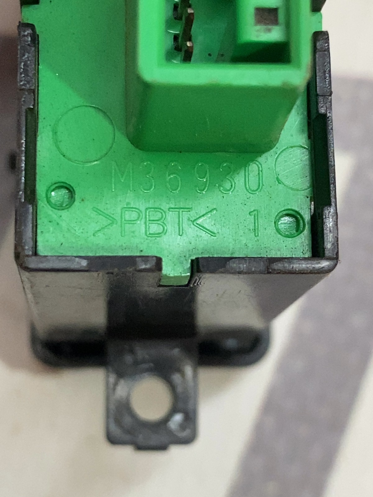 Кнопка обігріву сидінь Acura RDX 2 OEM m36580