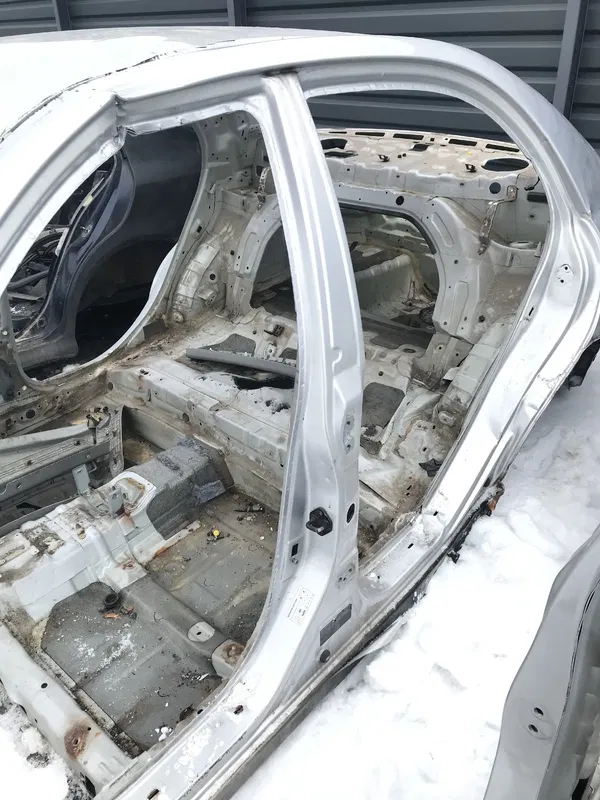 Стійка центральна ліва Kia Cerato 1 (04-09) 2.0 Бензин