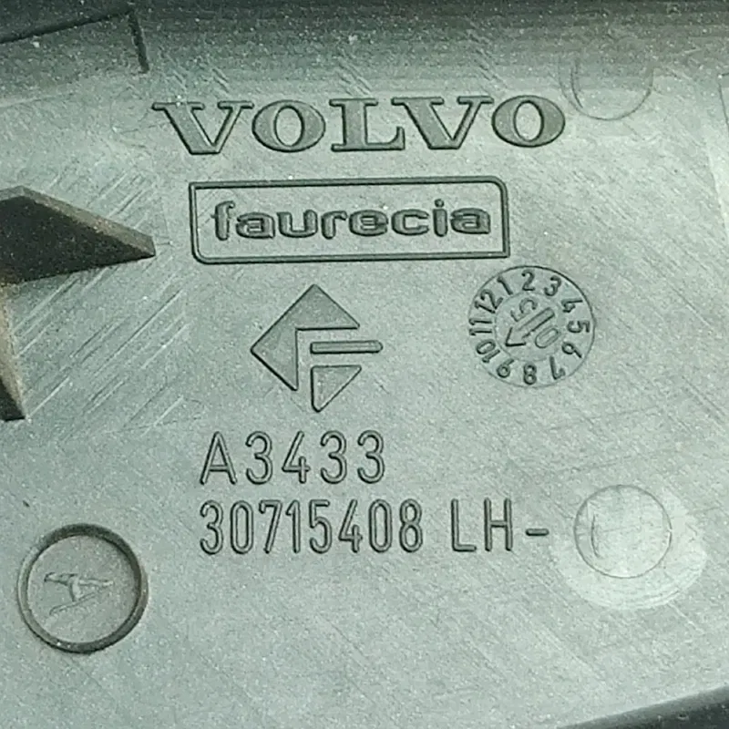 Накладка салону Volvo V50 (04-12) 2.0D зад ліва OEM 30715408