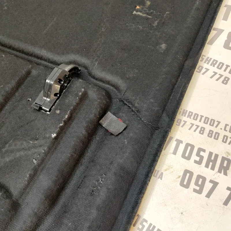 Полка багажника Volvo V50 (04-12) 2.0D задня OEM 39870017