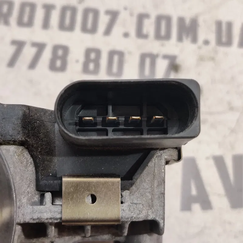 Мотор склоочисника Volvo V50 04-12 2.0D перед OEM 1137328216