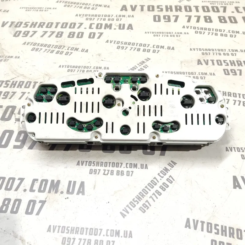 Панель приладів Hyundai Elantra 3 (00-06) 1.6 OEM 940062d201