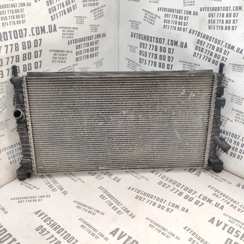 Радіатор Volvo V50 (04-12) 2.0 Diesel перед OEM 3m5h8005ti