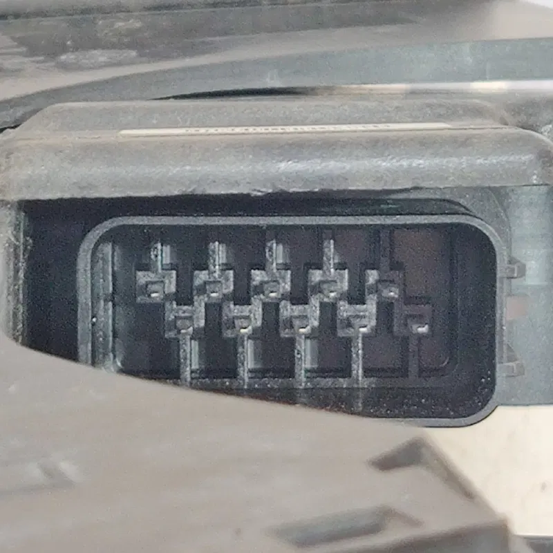 Замок дверей Volvo V50 04-12 2.0D задній лівий OEM 30699111