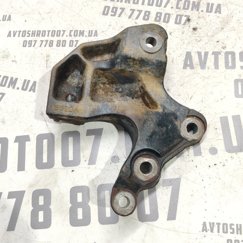Кронштейн КПП Volvo V50 (04-12) 2.0 Diesel OEM 30723346
